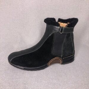 Sofft black boots Shearling Lined Suede and Leather Chelsea Booties size 9